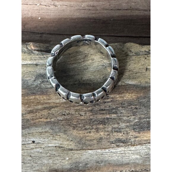 Sterling Silver Skull Design Ring For Men & Women - Unique Gothic Style Band - Picture 4 of 5